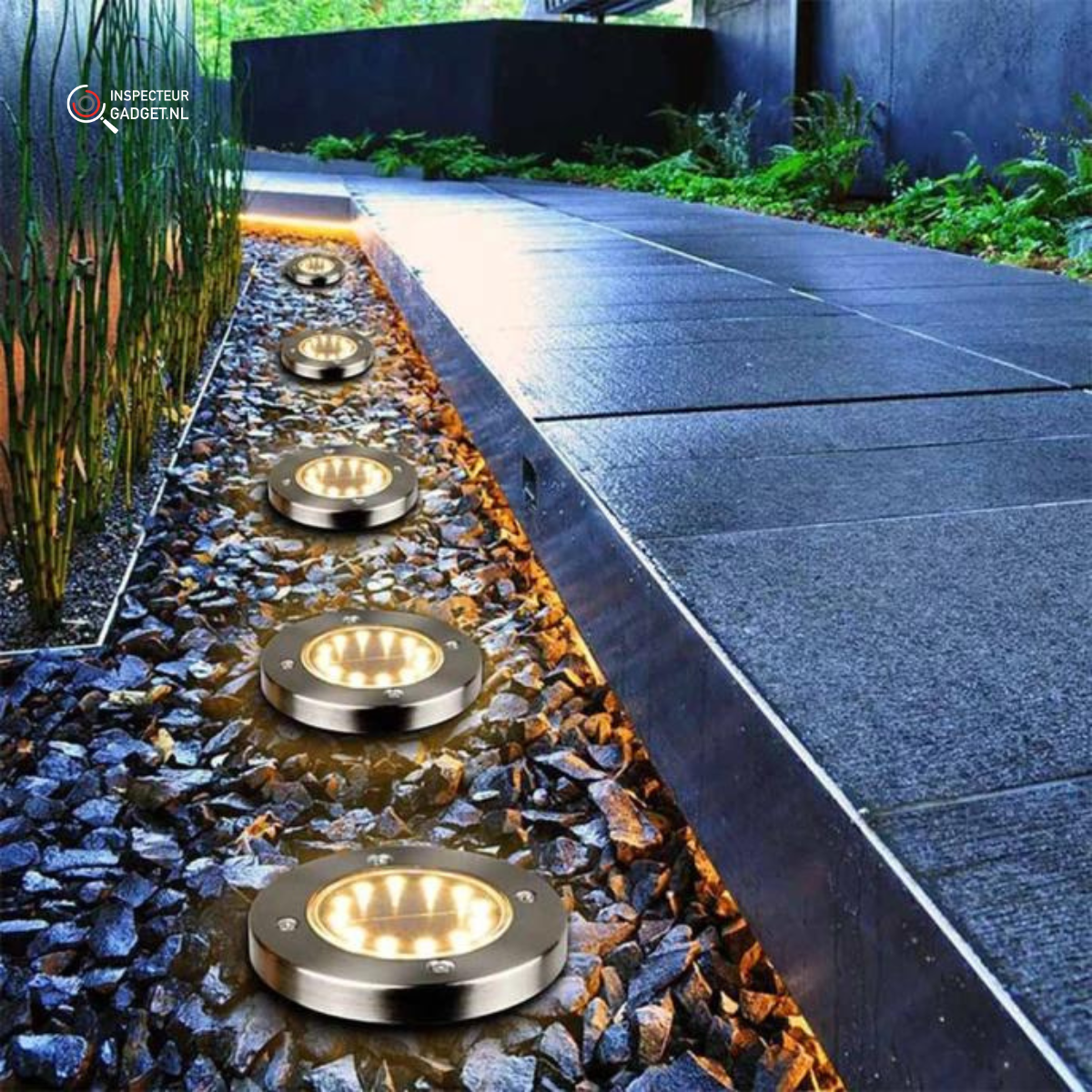 Flomartic™ | Deluxe Wireless LED Solar Garden Lights - Enhance the ambiance of your garden effortlessly!